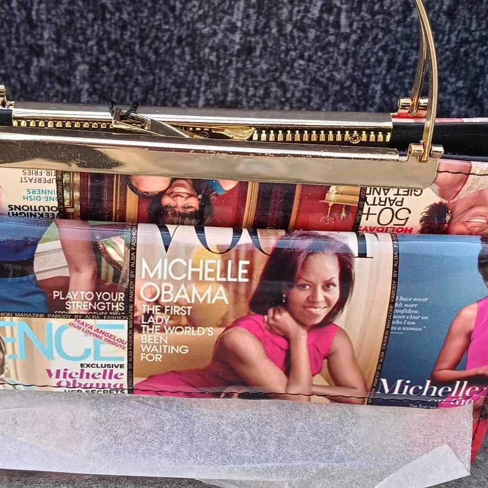 Purse - Picture 2 of 3